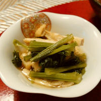 小松菜とお揚げの炊いたん、電子レンジで3分で。