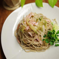 胡椒がピリリ！　ザーサイ蕎麦