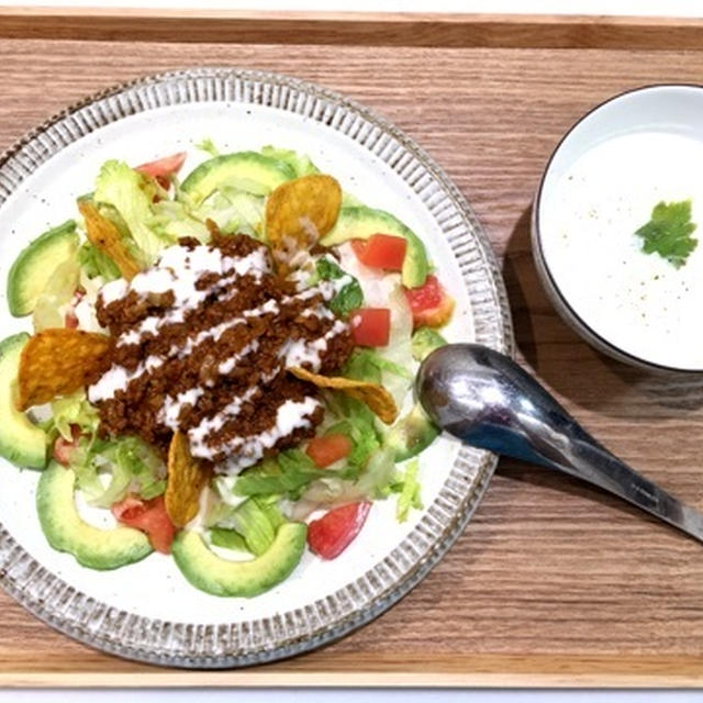 10分料理！常備品で！「タコライスのおぼんカフェ定食」