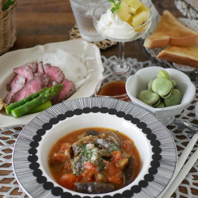 ナスと完熟トマトのとろとろチーズ煮込み
