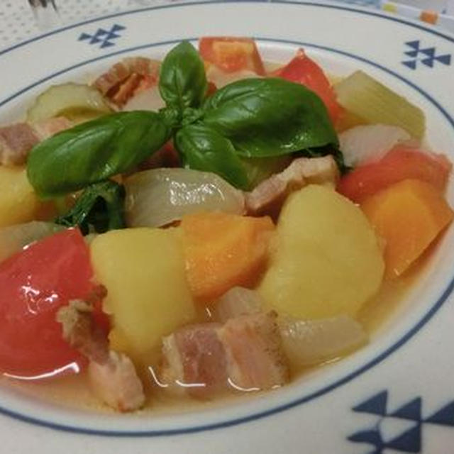セロリとトマトとベーコンで 洋風肉じゃが By 花ぴーさん レシピブログ 料理ブログのレシピ満載