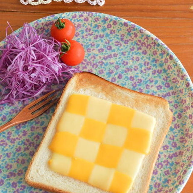 Instagramでも人気！編み編みチーズトースト