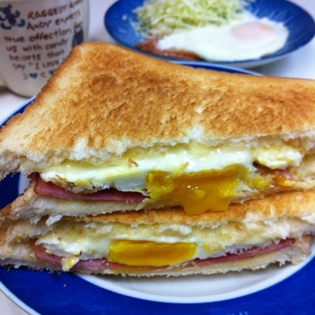 ホットサンドみたいな朝ごはん（笑）