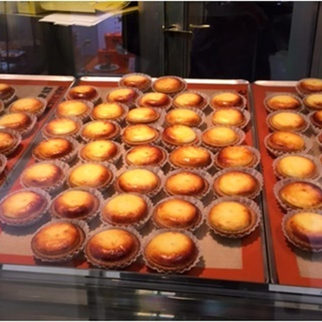 大人気のチーズケーキBAKE