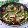 夏野菜で♪フライパンで楽々！夏野菜と鮭のアクアパッツァ