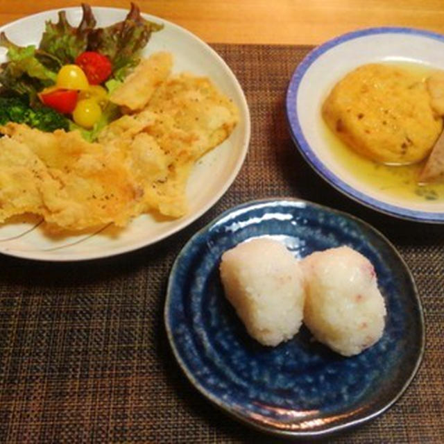 副産物の晩御飯☆鶏皮煎餅と桜の花のお握り♪☆♪☆♪