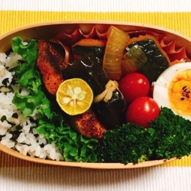 鮭のムニエル弁当・９分割弁当・一目惚れの机・模様替え
