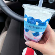 ファミマでドはまりしている、フラッペを分析「ブルーベリーヨーグルト味フラッペ」