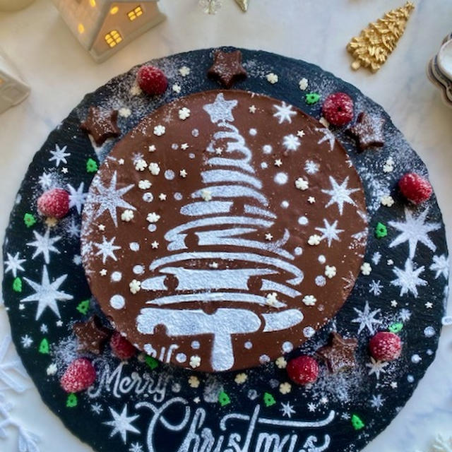 カルダモンとラム酒香る大人のチョコレートムース！クリスマスバージョン