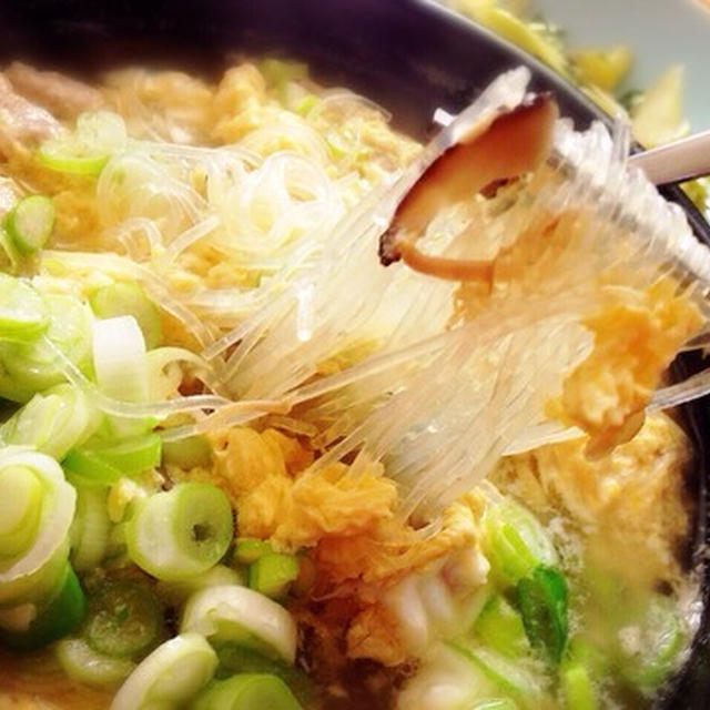 昨日の参鶏湯ふぅスープに春雨・豆腐・卵をプラスで簡単朝ごはん