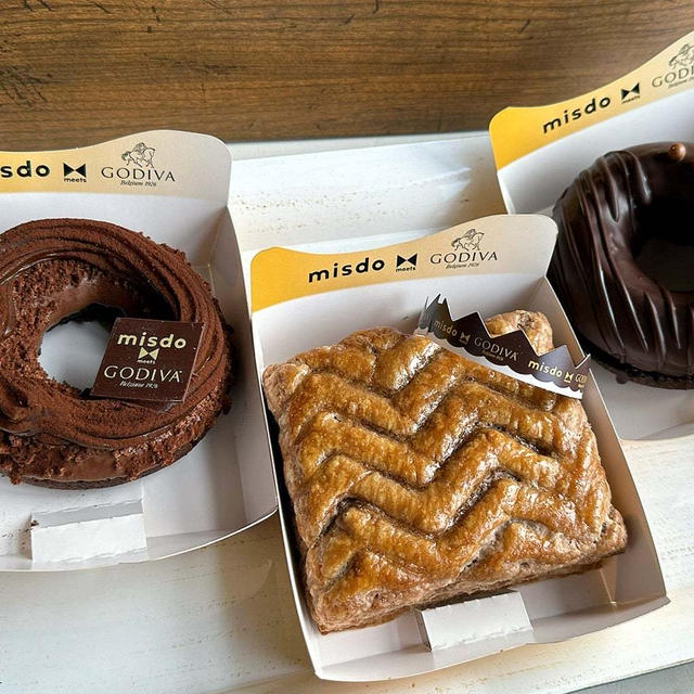 アメブロ更新しました！　【ドーナツを超えたミスド×GODIVA】