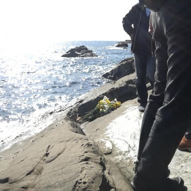 今日の海はこんなに穏やかなのに。