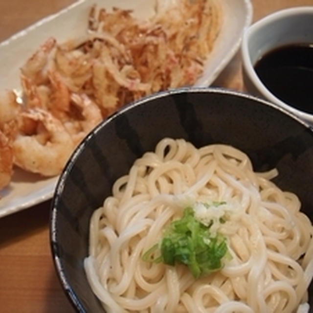 天ぷら釜玉うどんのお昼ご飯