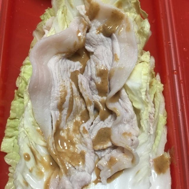 Ｐ麻醬で豚肉と白菜の重ね蒸し