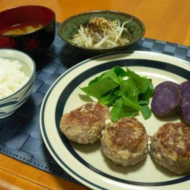 チーズインハンバーグなど、晩御飯2日分。子は親の鏡！！！