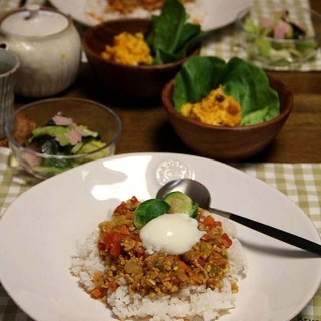 鶏ひき肉でキーマカレー。晩ごはん。