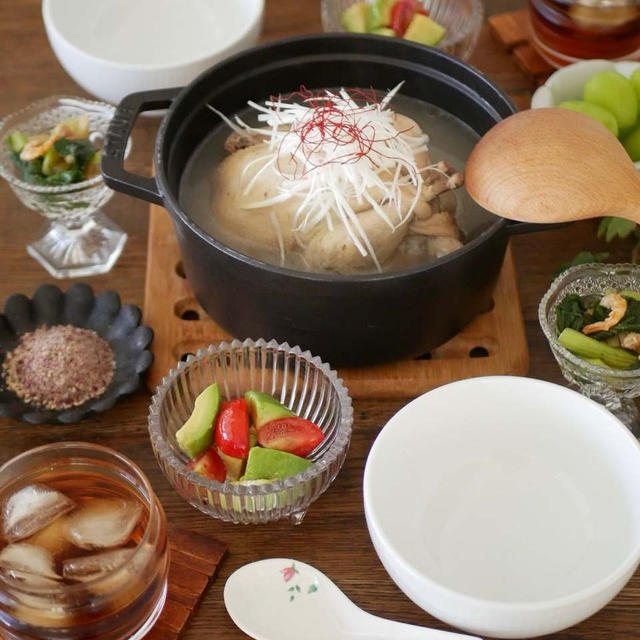 薬膳塩で食べる 参鶏湯