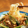 男の簡単マッスル飯、「豚とオクラのにんにく生姜焼きうどん」ゴルフダイジェスト・オンライン BRUDER連載