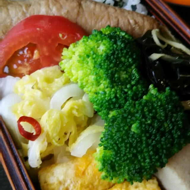 肉巻き野菜と高野豆腐煮しめ弁当