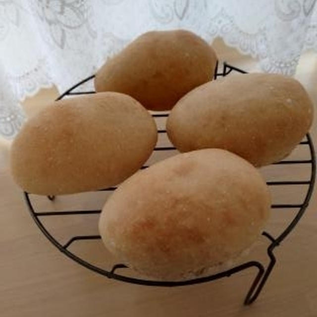 醤油麹全粒粉コッペパン🎵