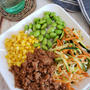 ～カフェ風～【夏野菜のビビンバ風そぼろ丼】#夏野菜 #電子レンジ #作り置き