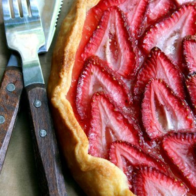 Strawberry Galette with Sherry Whipped Cream苺のガレットとシェリー酒入りホイップクリーム