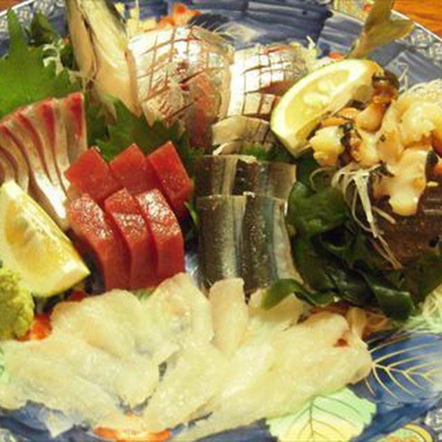 寿し処　鮨正・豪華お刺身盛り合わせと鯖ずし