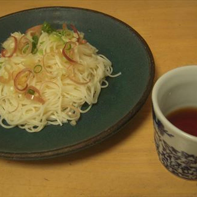 そうめんでお昼ご飯とオイシックスのほおばり餃子