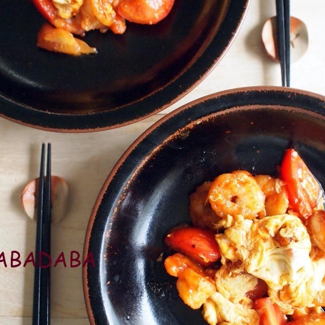 ご飯が進む！おかずになるトマ玉炒め