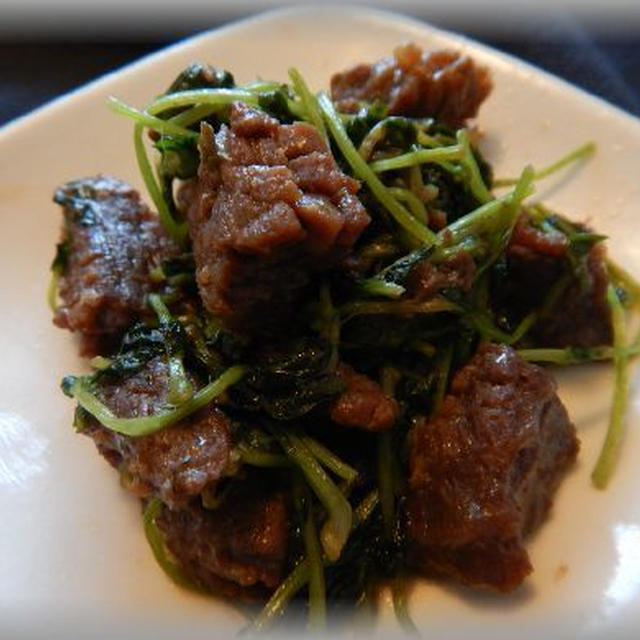 カルビ焼き肉豆苗添え