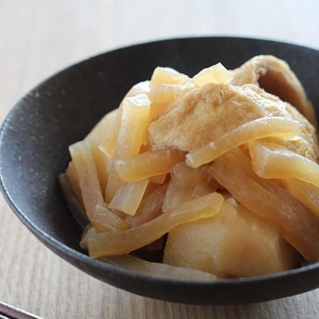 大根とじゃがいもと油揚げの煮もの