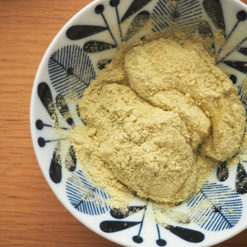 節約ケチ子家の休日の朝食〜青きな粉餅