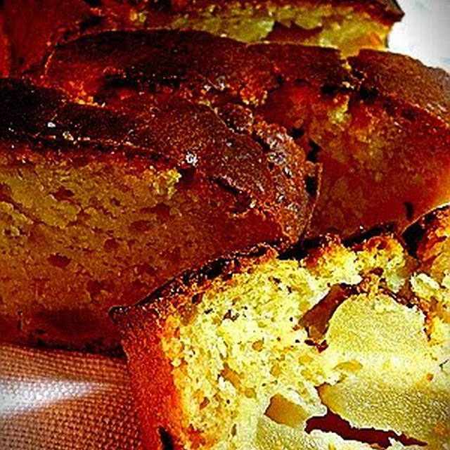 APPLE POUND CAKE