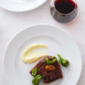 牛ステーキ、青唐辛子添えSTEAK AU PIMENT VERT FORT