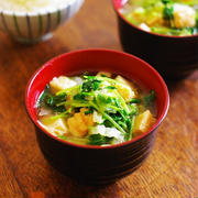 レンジで！豆苗とキャベツと厚揚げの味噌汁【#簡単レシピ #時短料理 #レンチン #電子レンジ料理 #レシピ #お味噌汁 #鶏むね肉 #豆苗 #キャベツ #厚揚げ】【レシピ2296】