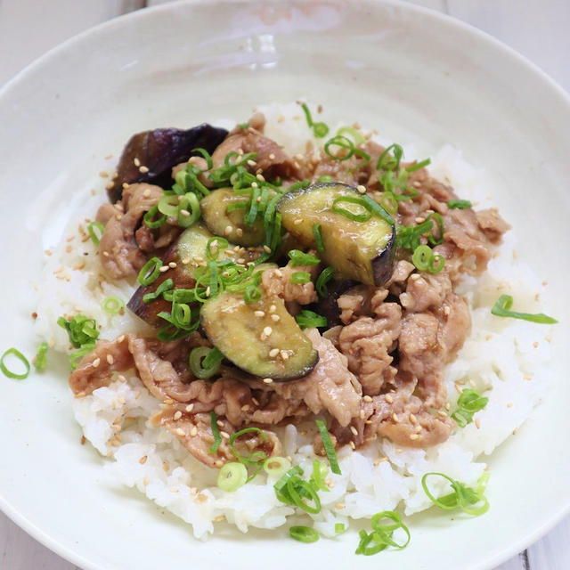 夏におすすめ！簡単レシピ ＊豚肉となすの味噌炒め丼＊