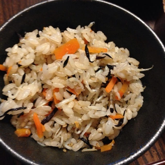 ひじきとしらすの炊き込みご飯