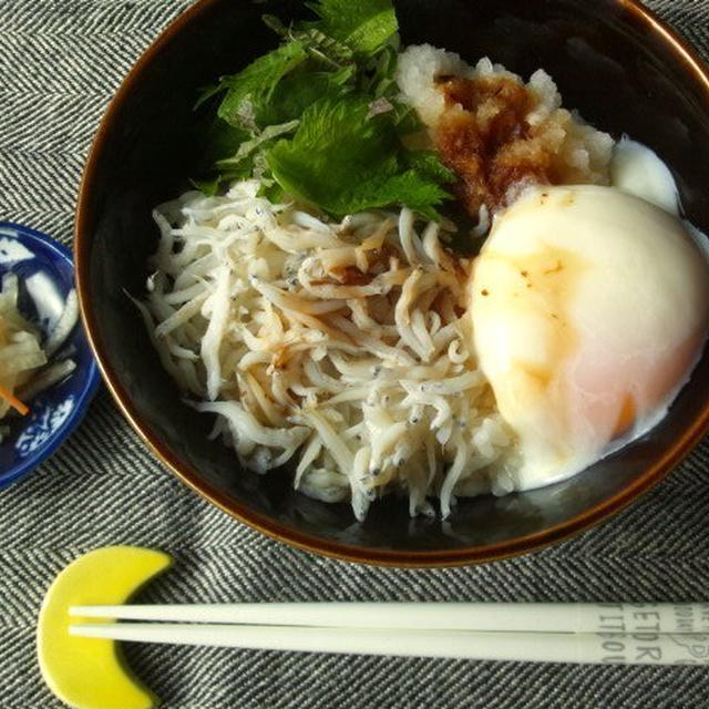 釜揚げしらすで、釜揚げしらす丼