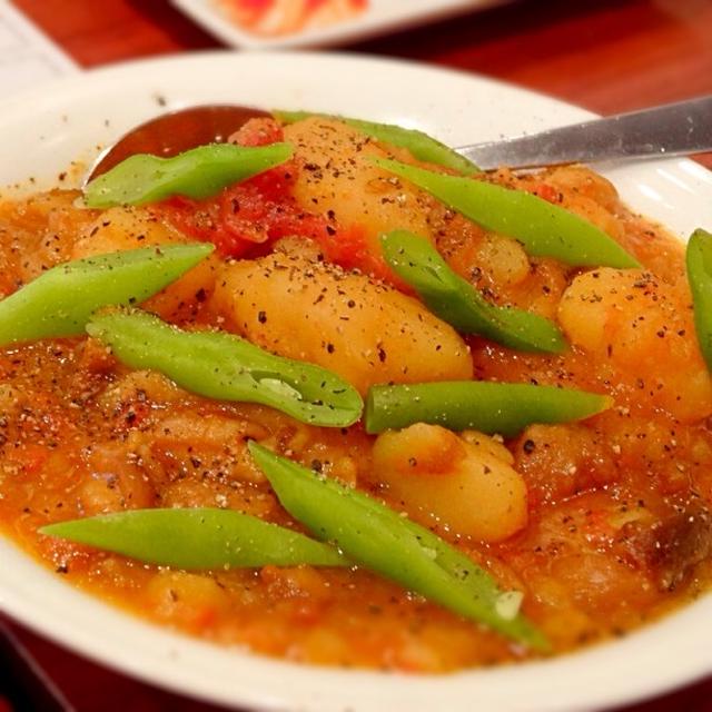 さっぱり酸味がきいた赤い色のお麩じゃが、トマトお麩じゃが