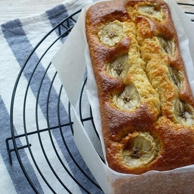 しほさんレシピのバナナケーキと、お昼寝にゃんこ♪