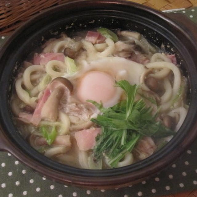 きのことベーコンのチーズ味噌煮込みうどん