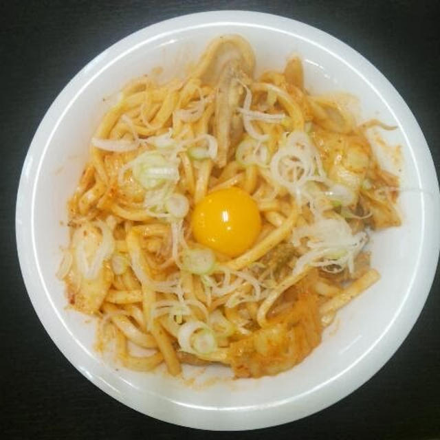 日曜の昼間だから・・・味噌キムチの焼きうどん★