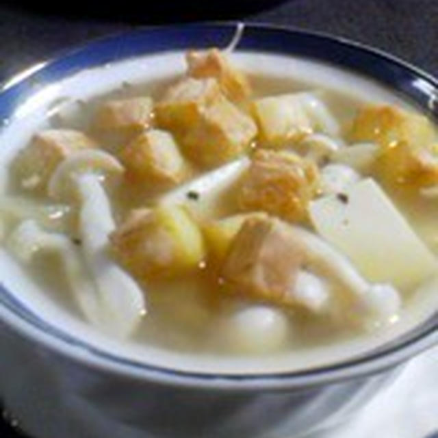 「チーズを浮かべたキノコオニオンスープ」