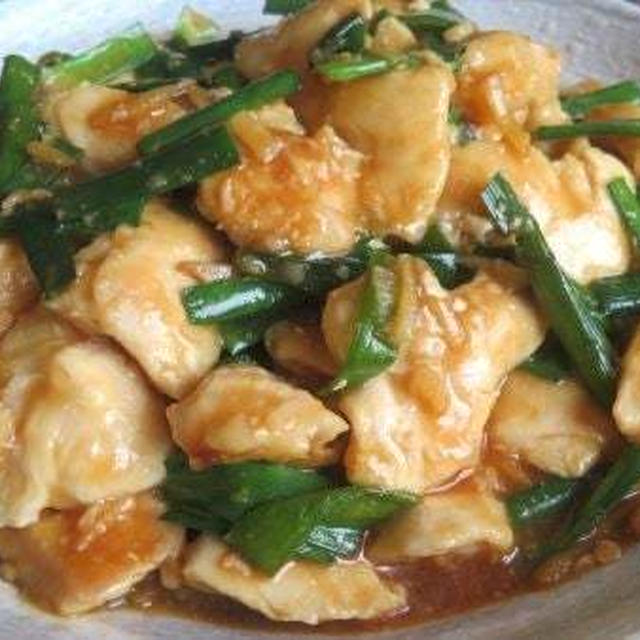 しっとりやわらかコクうま♪　鶏むね肉とニラの生姜オイスターソース炒め