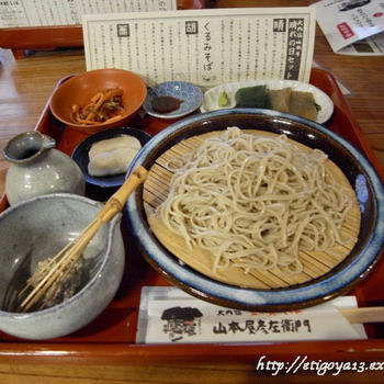 金太郎そば山本屋彦左衛門で胡桃そば