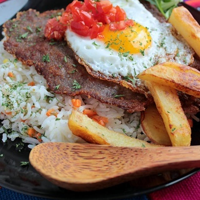 ボリビア料理 シルパンショ(Silpancho)とウユニ塩湖の旅