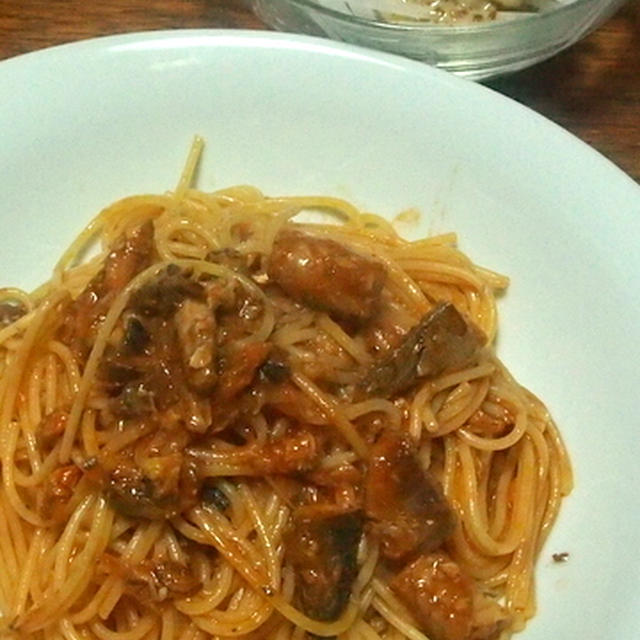 サバ缶のトマトソーススパゲティとみかん缶ゼリー