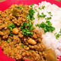 たっぷりの生姜と意外な組み合わせが美味しい「大豆とゴボウと挽肉のカレー」