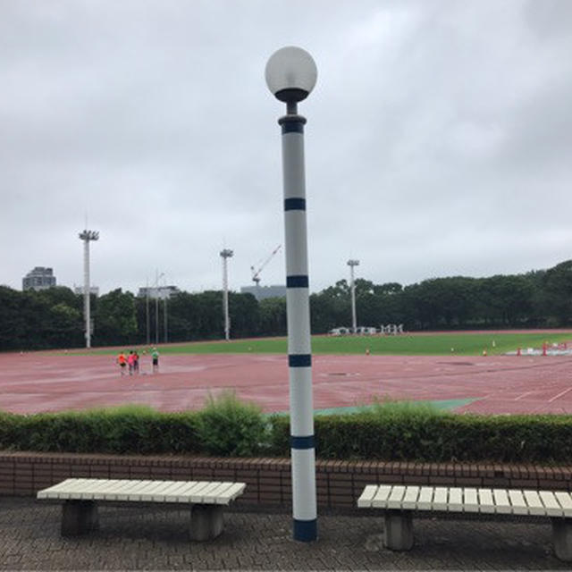 雨の中のクロカン