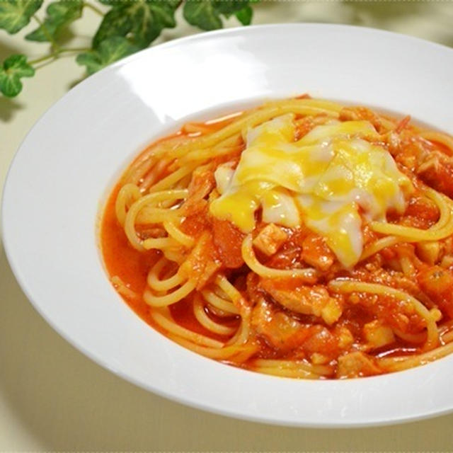 白パンでミートボールサンドとジューシートマトソースパスタ☆